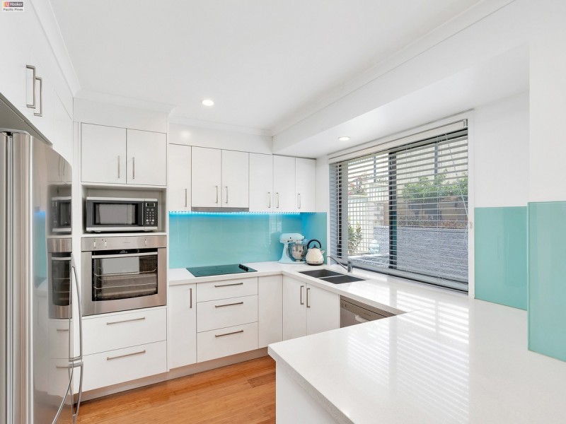 56 Studio Drive, Oxenford QLD 4210