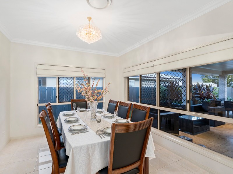 9 Flame Trees Crescent, Maudsland QLD 4210