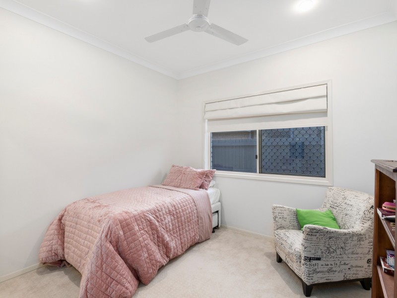 9 Flame Trees Crescent, Maudsland QLD 4210