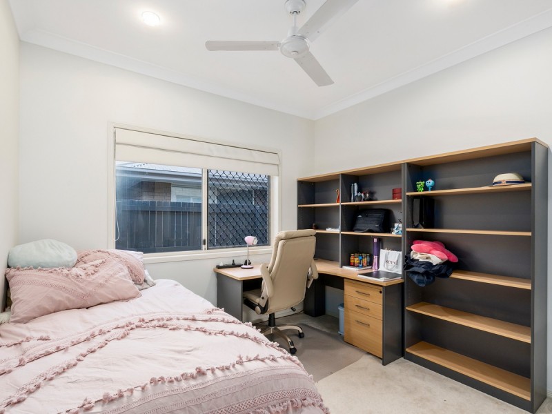 9 Flame Trees Crescent, Maudsland QLD 4210