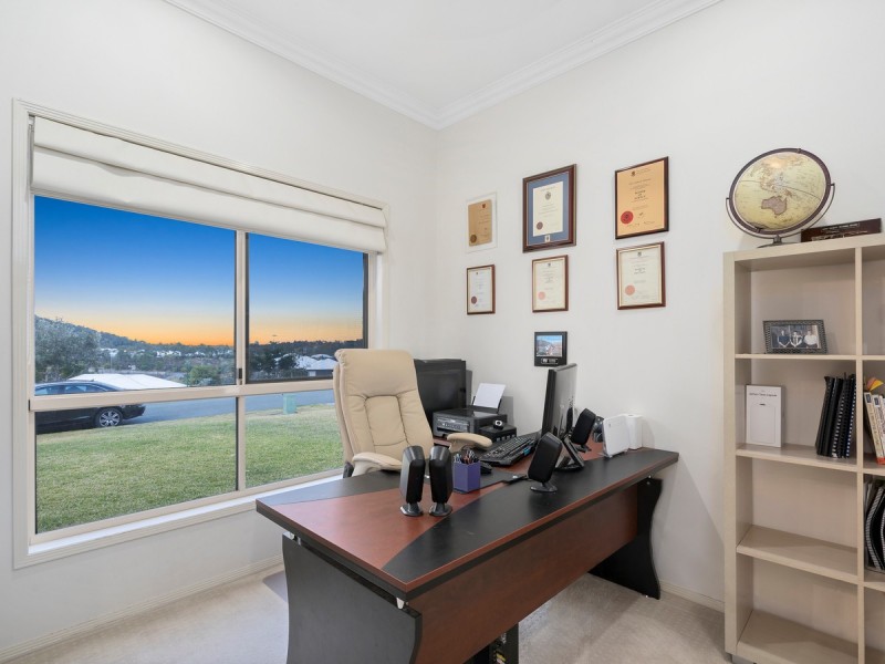 9 Flame Trees Crescent, Maudsland QLD 4210