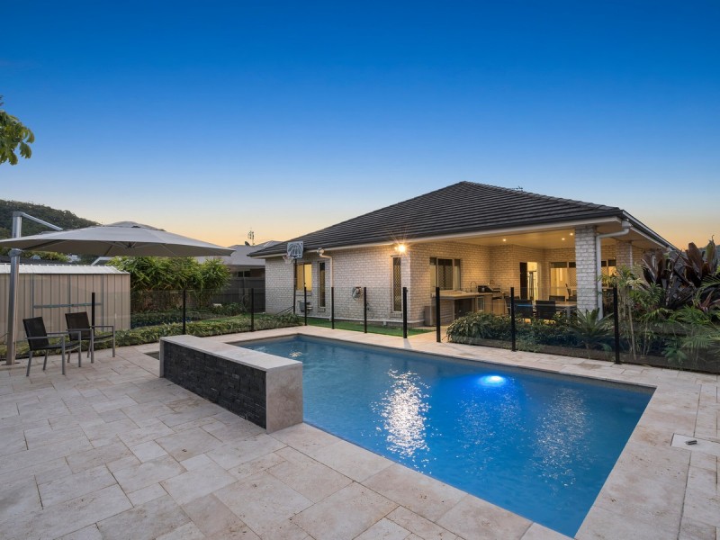 9 Flame Trees Crescent, Maudsland QLD 4210