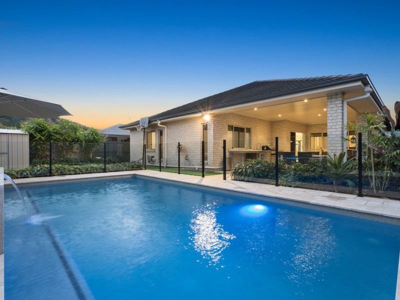 9 Flame Trees Crescent, Maudsland QLD 4210