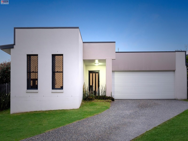 5 Mac Close, Oxenford QLD 4210
