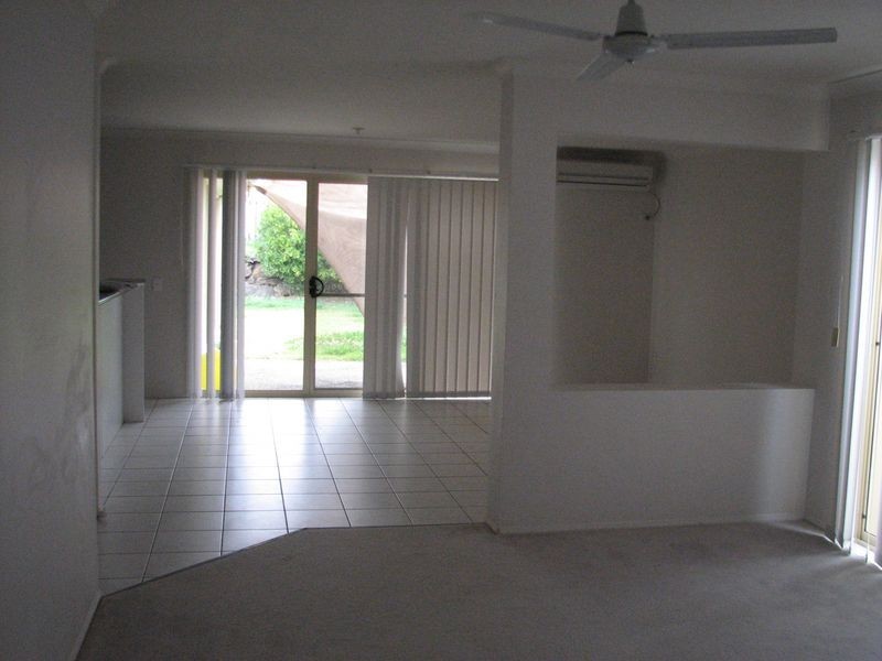 26 Molokai Crescent, Pacific Pines QLD 4211