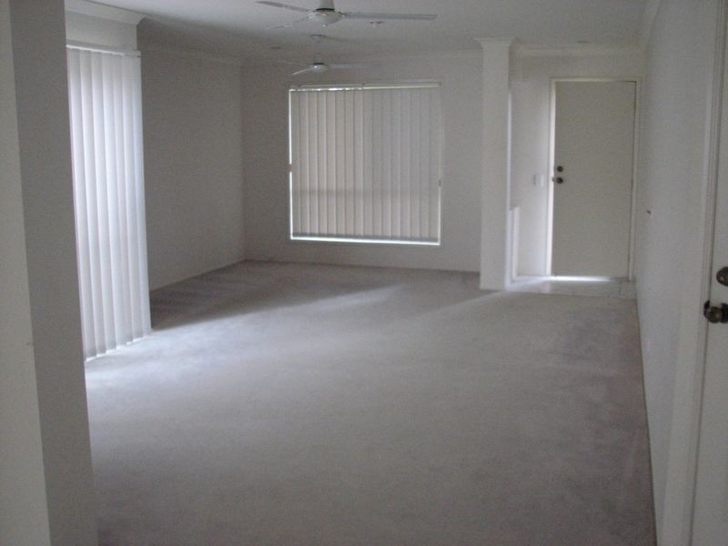 26 Molokai Crescent, Pacific Pines QLD 4211