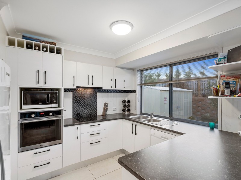 34/2 Studio Drive, Pacific Pines QLD 4211