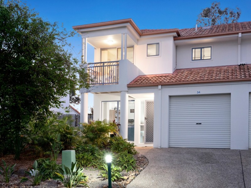 34/2 Studio Drive, Pacific Pines QLD 4211