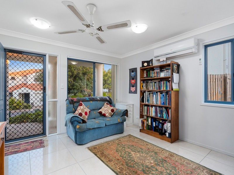 34/2 Studio Drive, Pacific Pines QLD 4211