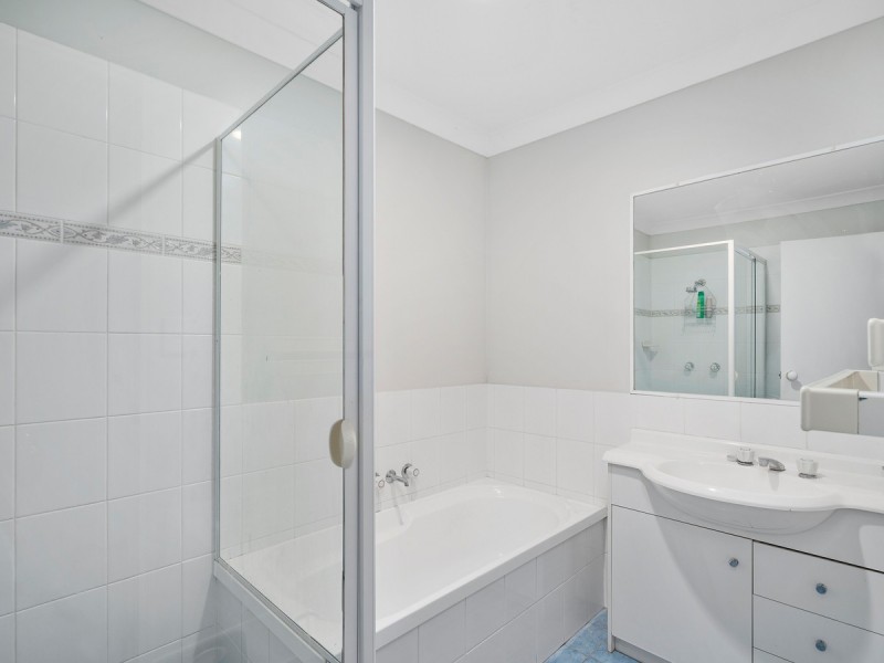 34/2 Studio Drive, Pacific Pines QLD 4211