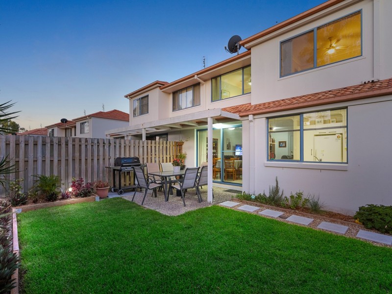 34/2 Studio Drive, Pacific Pines QLD 4211