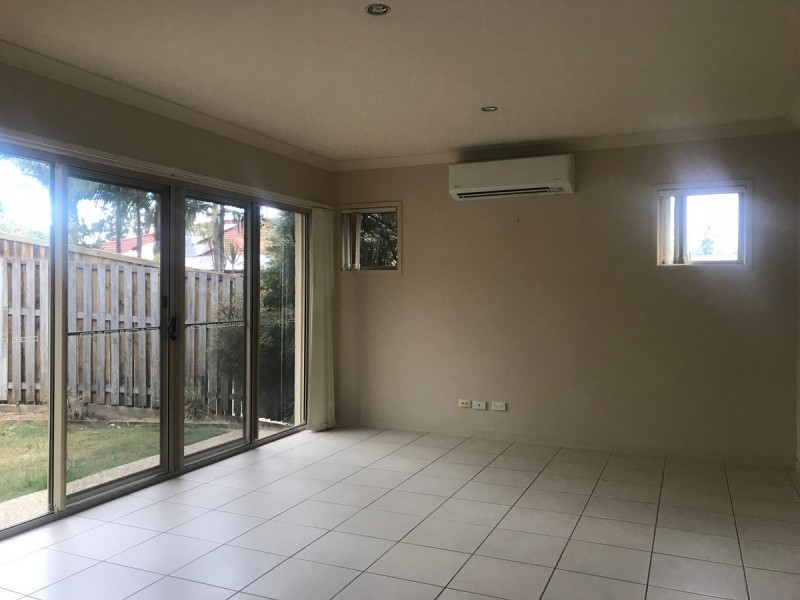 25 Lambert Drive, Maudsland QLD 4210