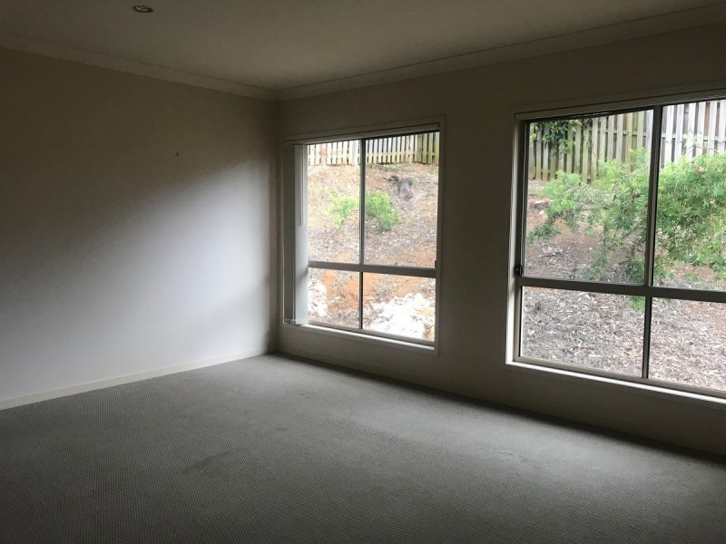 25 Lambert Drive, Maudsland QLD 4210