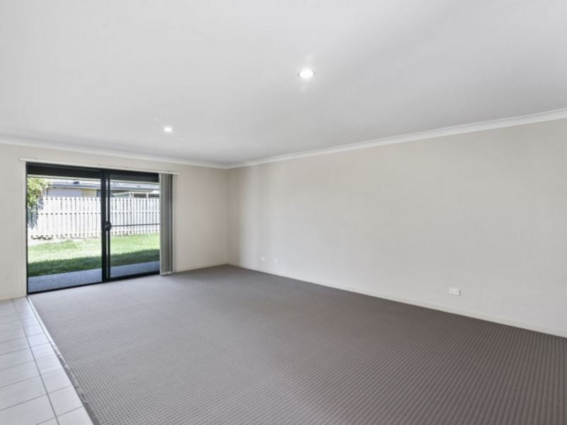71 Cossington Circuit, Maudsland QLD 4210