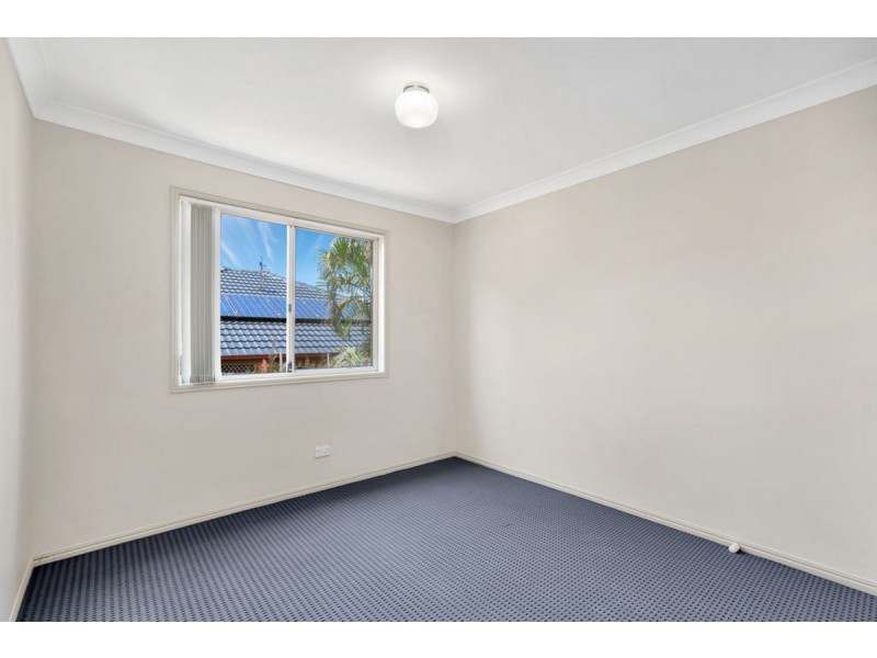 5 Matzia Avenue, Pacific Pines QLD 4211