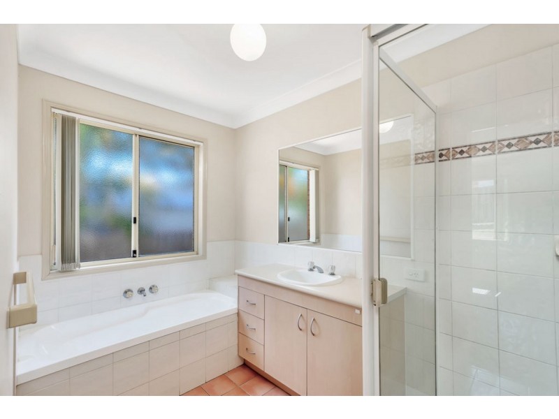 5 Matzia Avenue, Pacific Pines QLD 4211