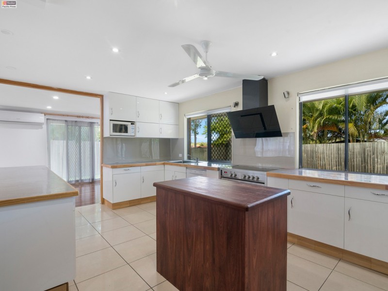 5 Barradine Crescent, Helensvale QLD 4212