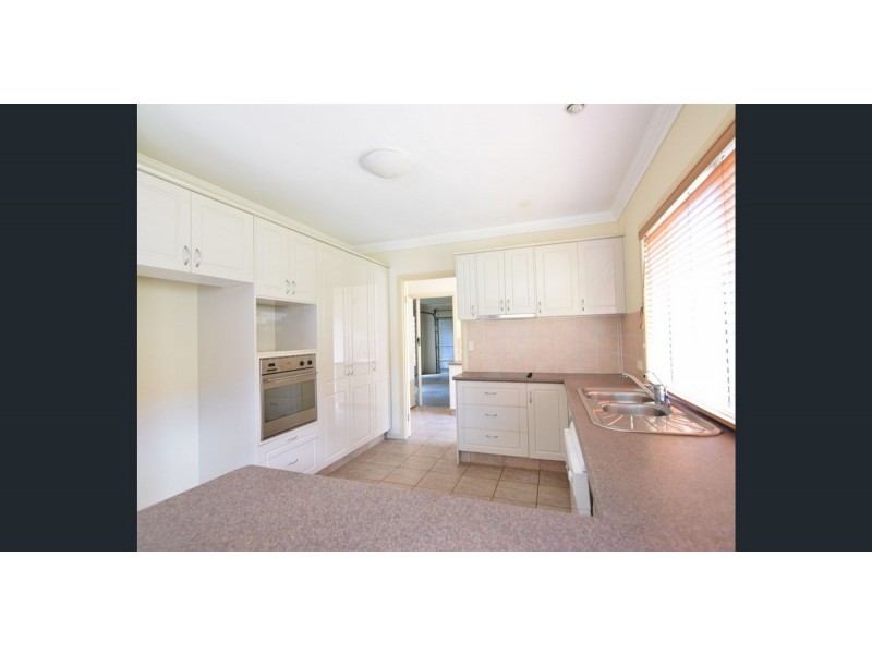 20 Oyster Cove Promenade, Helensvale QLD 4212