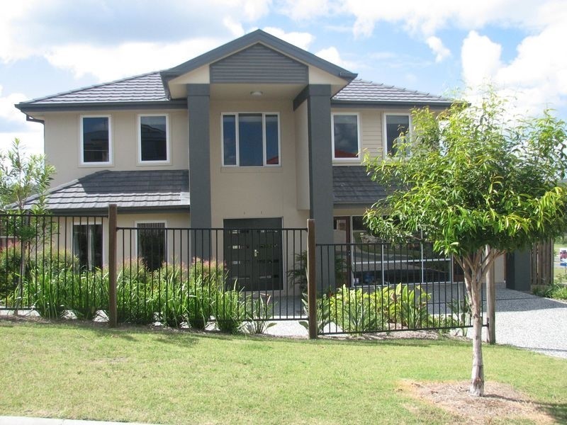 17 Buchanan Circuit, Oxenford QLD 4210