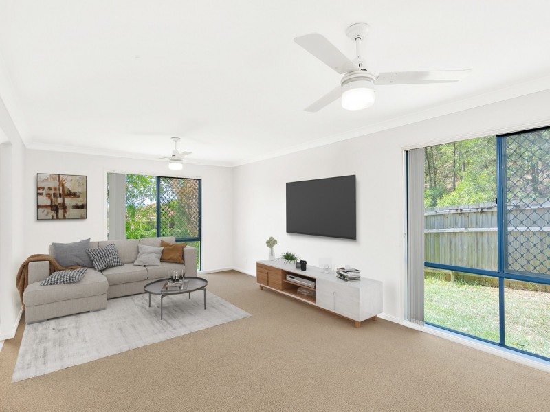 18 Inman Court, Pacific Pines QLD 4211