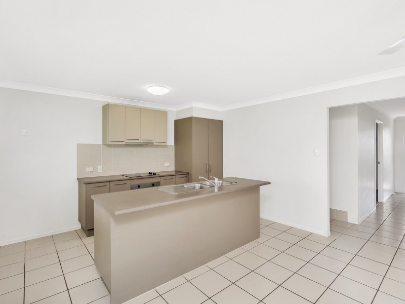 18 Inman Court, Pacific Pines QLD 4211