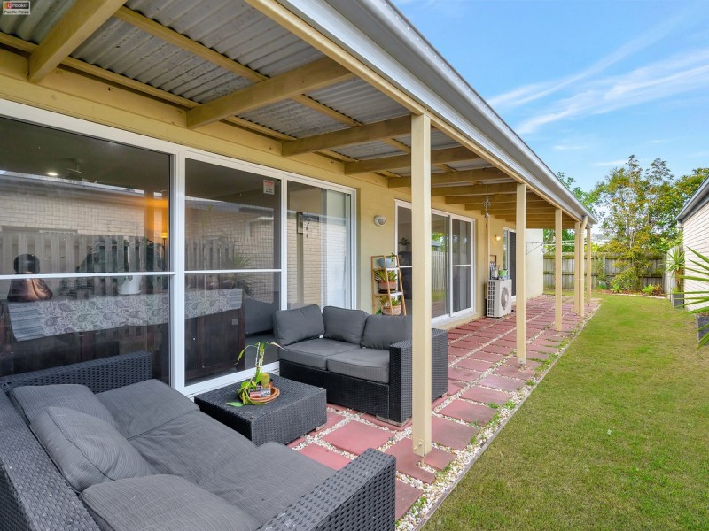 17 Norfolk Drive, Pacific Pines QLD 4211