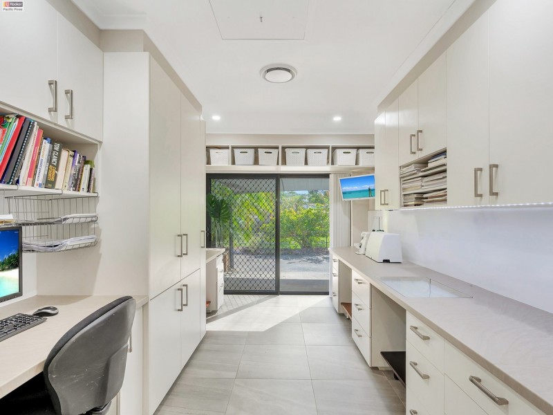 2/18 Columbia Court, Oxenford QLD 4210