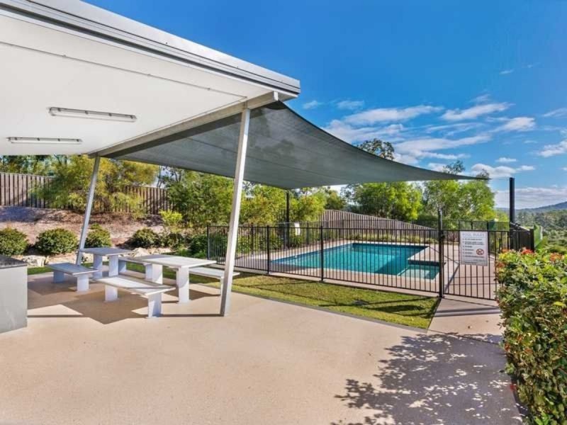5 Rise Circuit, Pacific Pines QLD 4211