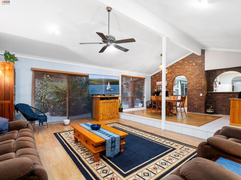 12 Missouri Way, Oxenford QLD 4210