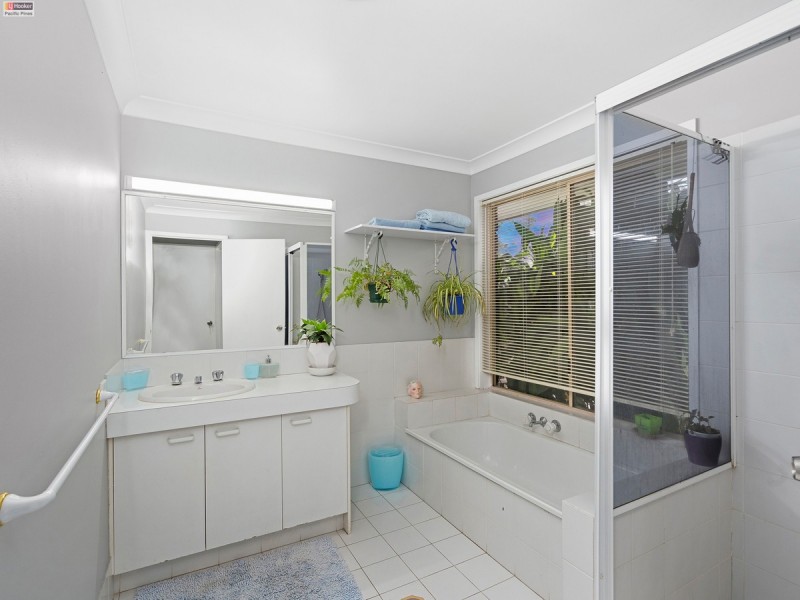 12 Missouri Way, Oxenford QLD 4210