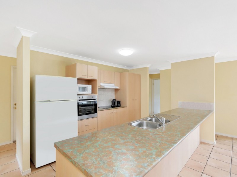 8 Chatham Avenue, Pacific Pines QLD 4211