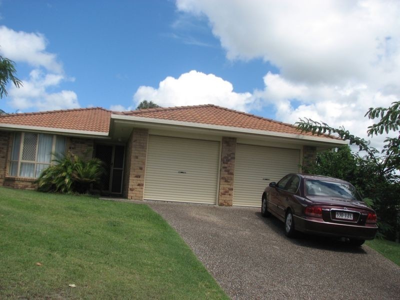 7 Windward Rise, Pacific Pines QLD 4211