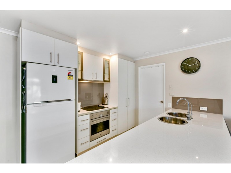 2/25 Chaplin Crescent, Oxenford QLD 4210