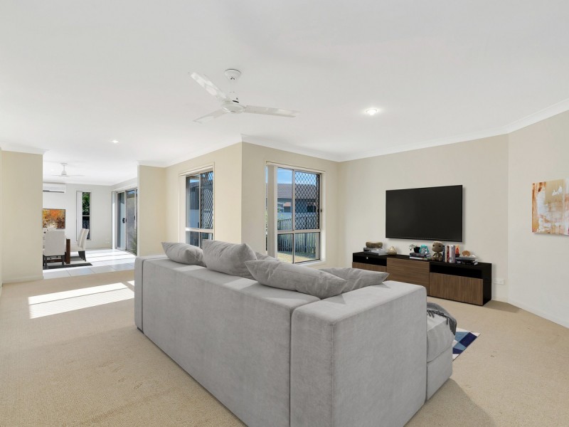 3 Ainsworth Street, Pacific Pines QLD 4211