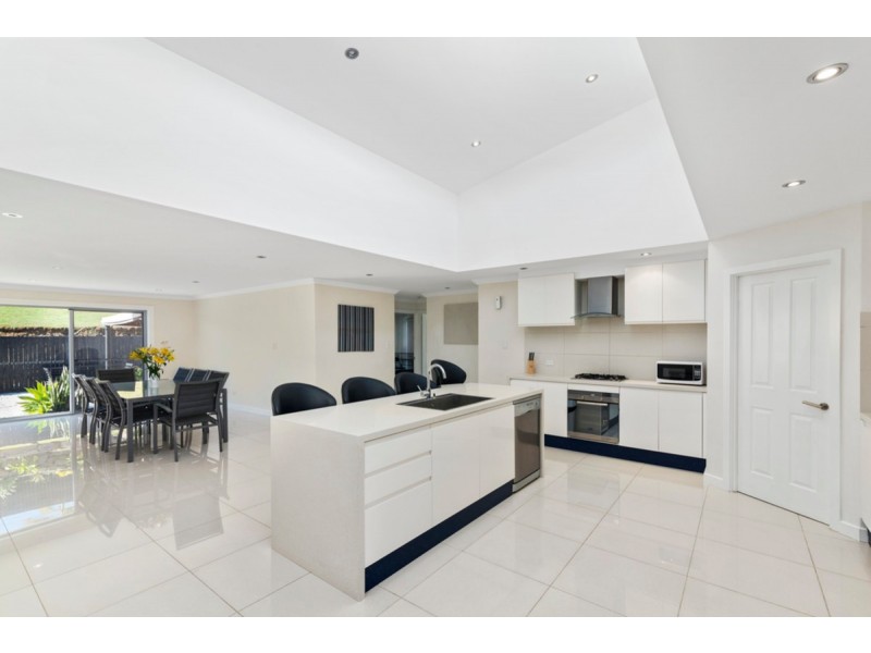 68 Diamantina Circuit, Pacific Pines QLD 4211