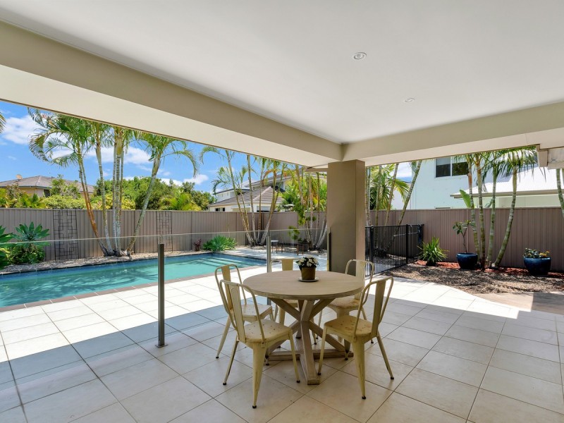 7 The Close, Helensvale QLD 4212