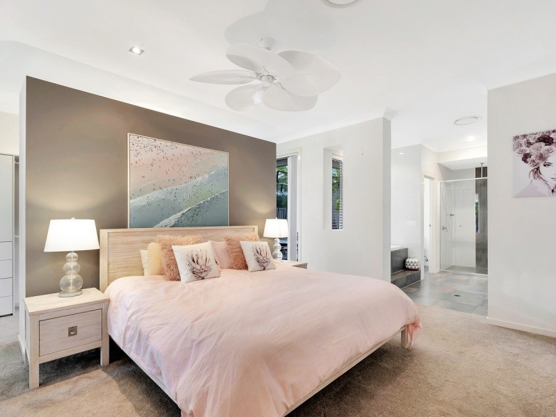 7 The Close, Helensvale QLD 4212