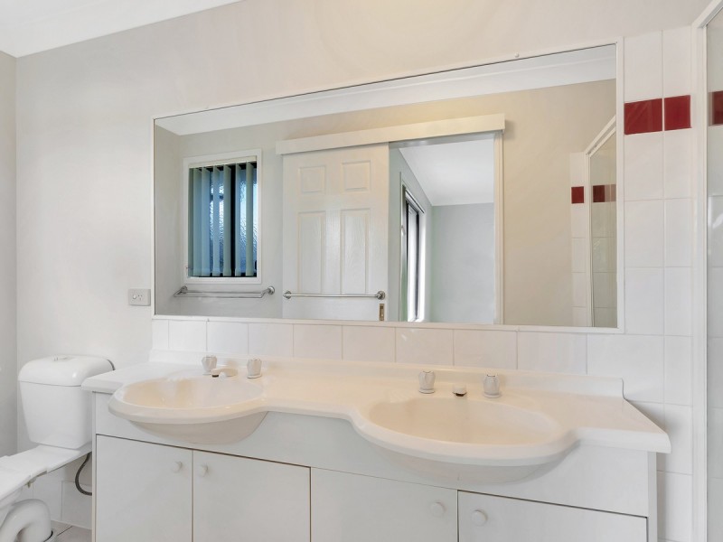 68 Serafina Drive, Helensvale QLD 4212