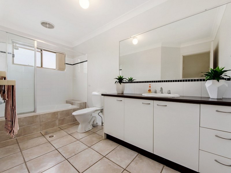 112/31 Archipelago Street, Pacific Pines QLD 4211