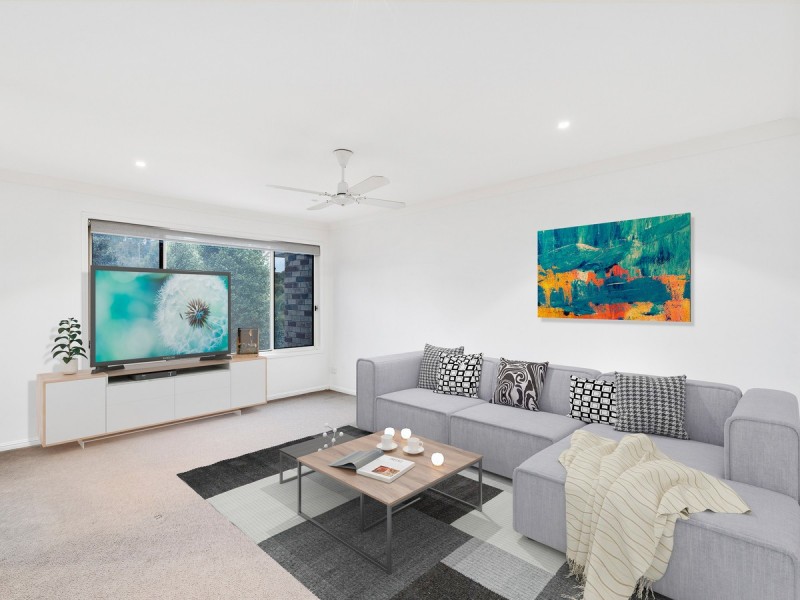 10 Atoli Rise, Pacific Pines QLD 4211