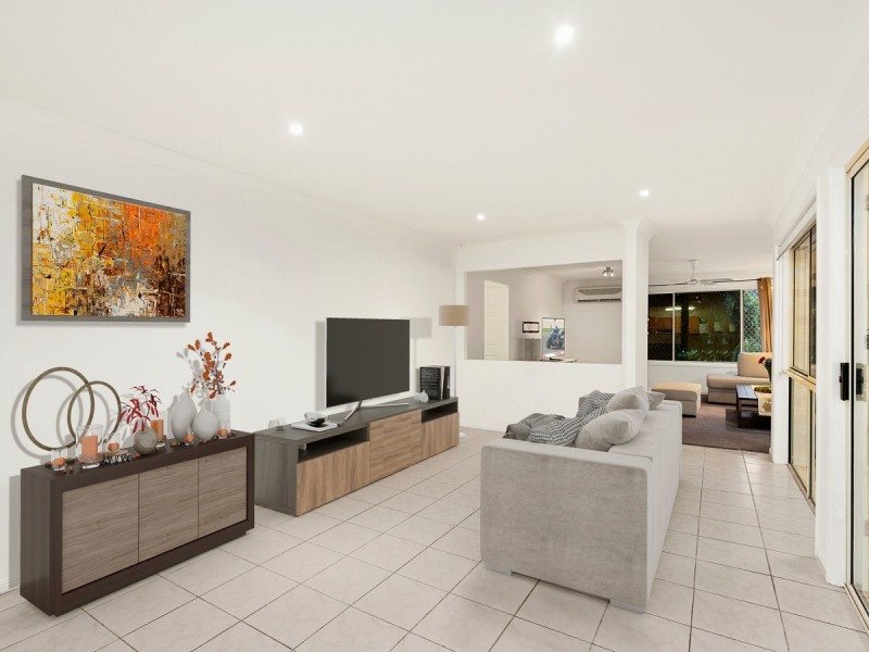10 Atoli Rise, Pacific Pines QLD 4211