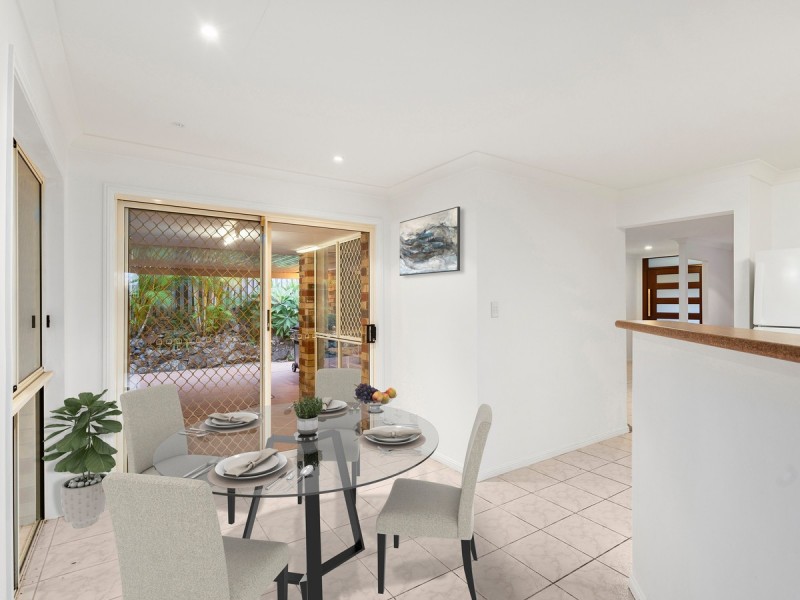 10 Atoli Rise, Pacific Pines QLD 4211