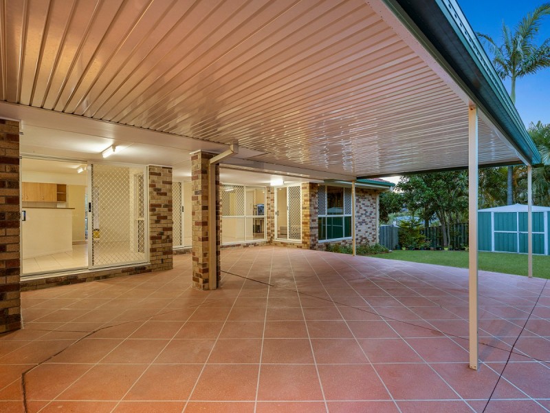 10 Atoli Rise, Pacific Pines QLD 4211