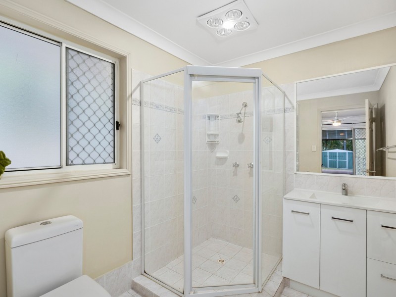 10 Atoli Rise, Pacific Pines QLD 4211