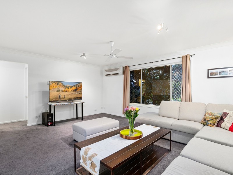 10 Atoli Rise, Pacific Pines QLD 4211
