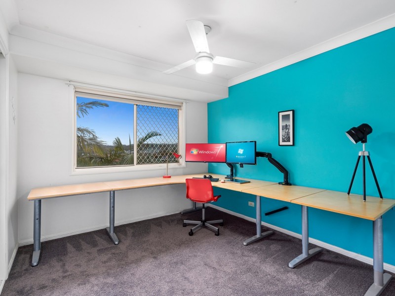 10 Atoli Rise, Pacific Pines QLD 4211