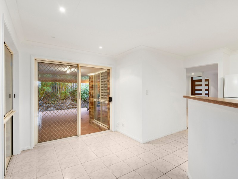 10 Atoli Rise, Pacific Pines QLD 4211
