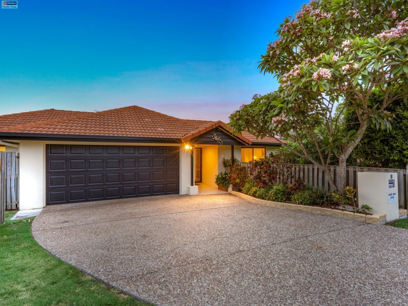 8 Coonowrin Street, Pacific Pines QLD 4211