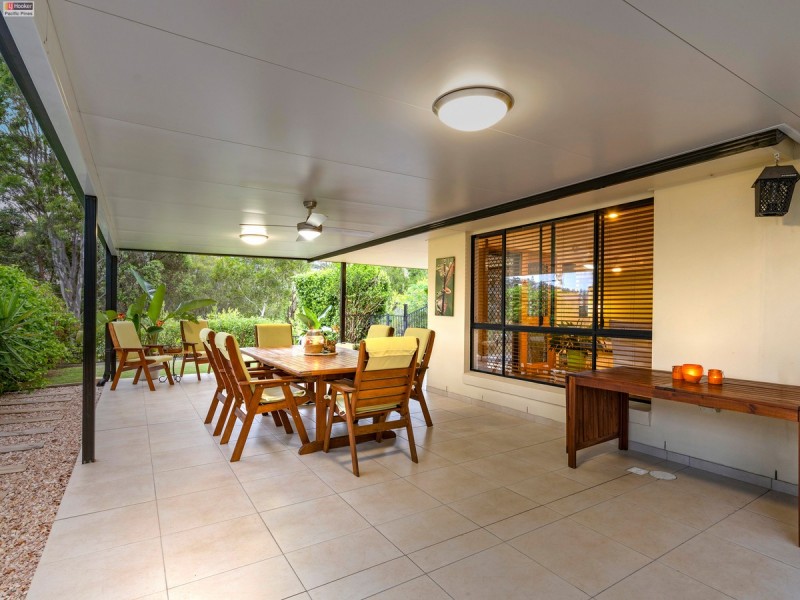 8 Coonowrin Street, Pacific Pines QLD 4211