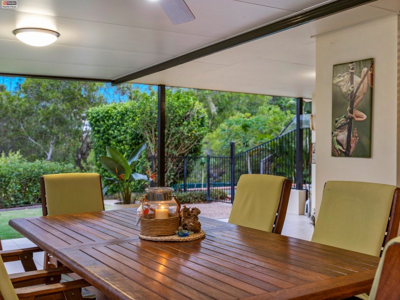 8 Coonowrin Street, Pacific Pines QLD 4211